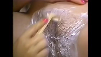 Retro Porn – Hot Blonde Shaving Brunette