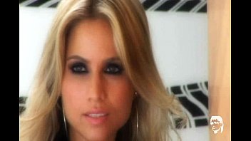 M&ocirc_nica Apor Making Of Playboy