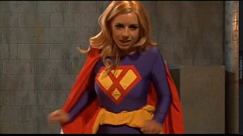 Supergirl Heroine Cosplay